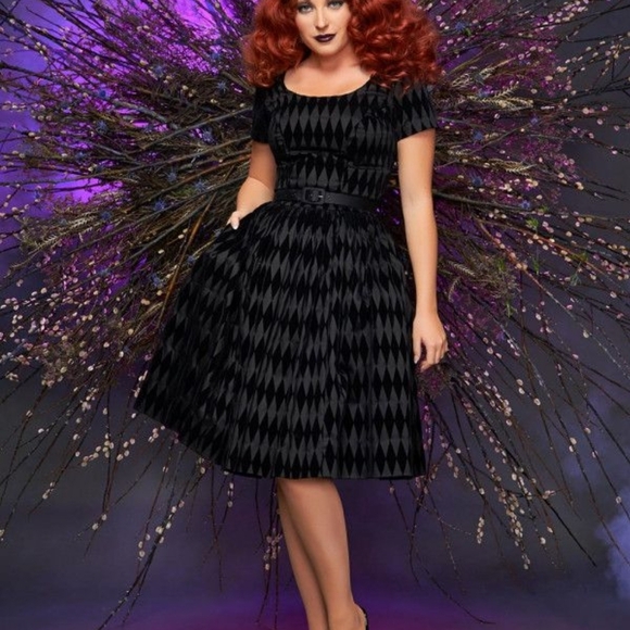 Black Diamond Pattern Dress - Picture 8 of 10